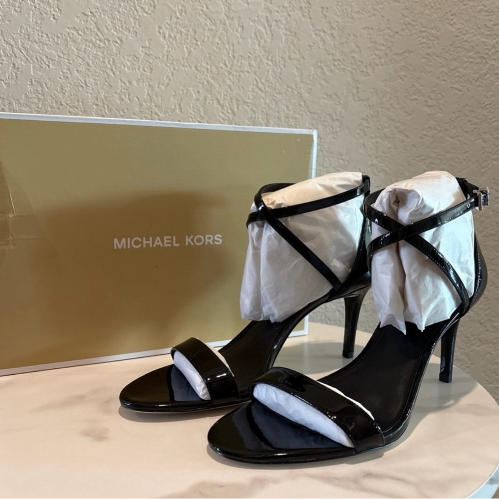 Michael Kors Ava Mid Sandal Patent Black Heels Shoes Size 9.5 NWT